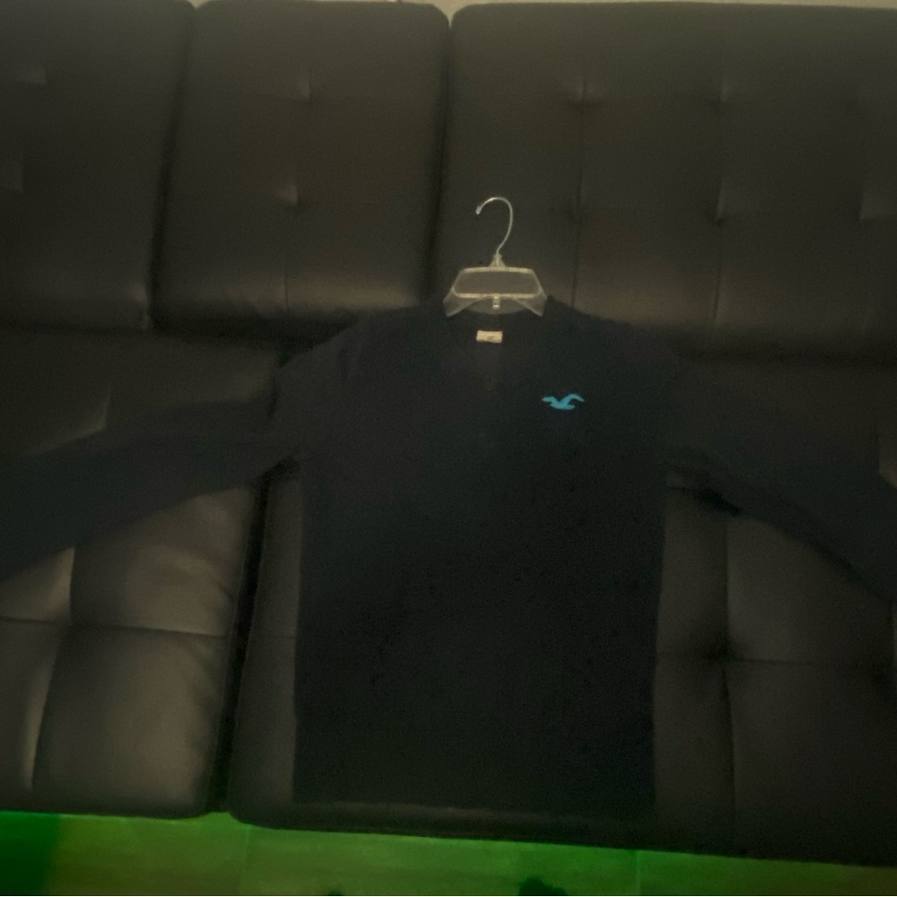 Hollister Men's Black Sweater